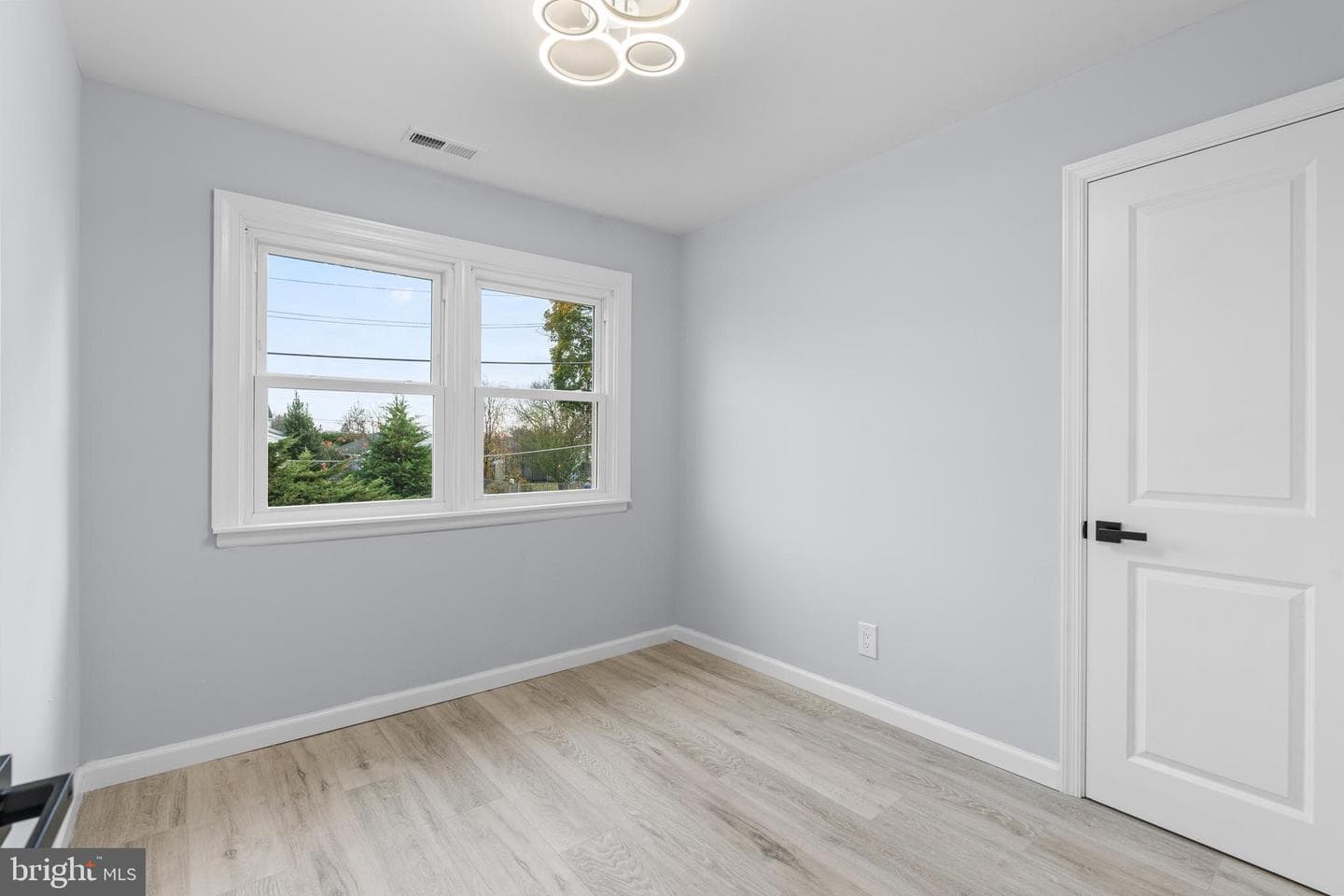 11046 Ferndale Street photo 22