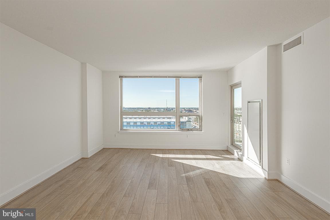 717 S Chris Columbus Boulevard #814 photo 15