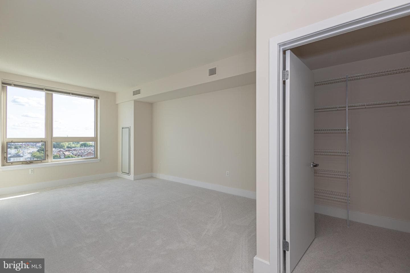 717 S Chris Columbus Boulevard #814 photo 16