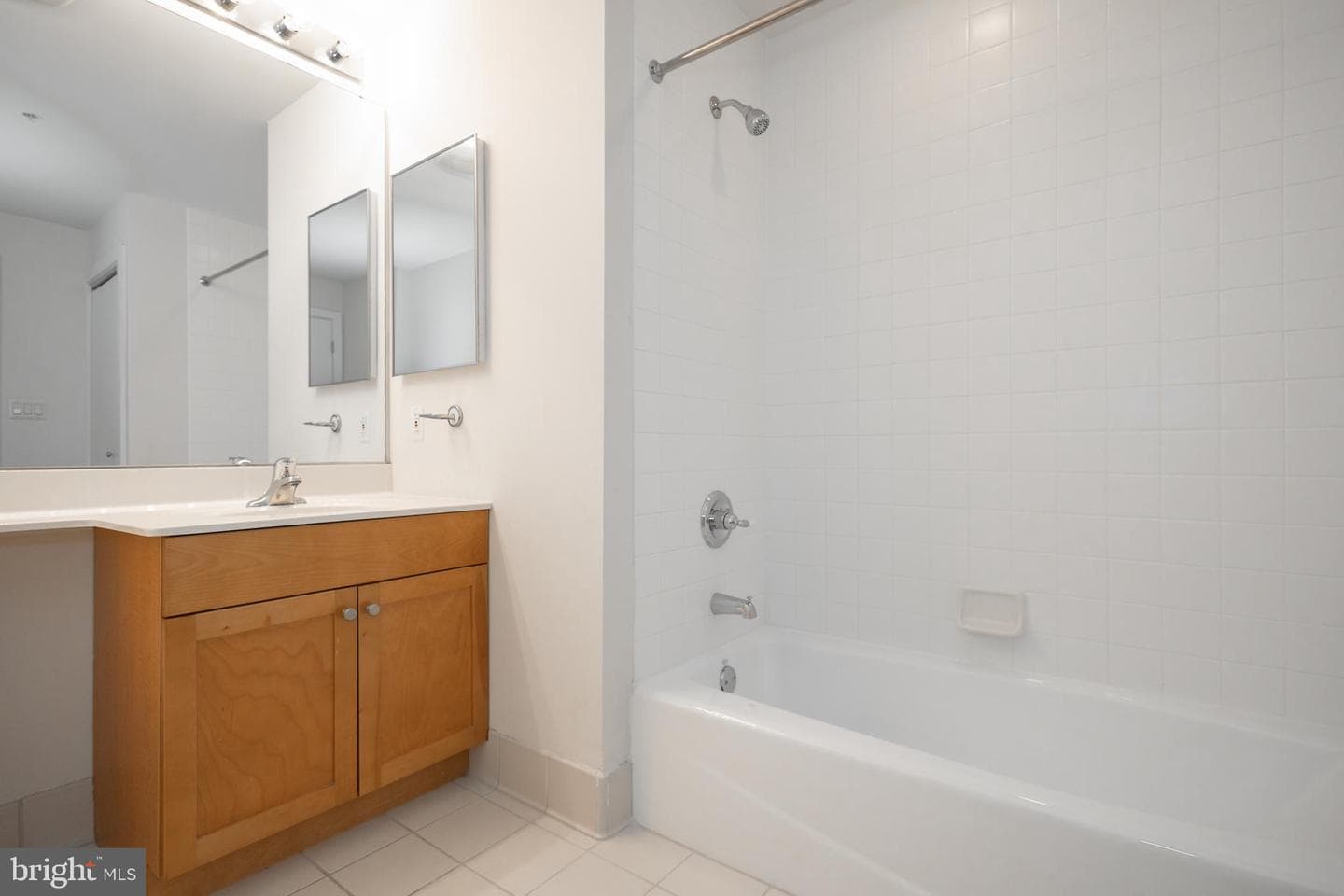 717 S Chris Columbus Boulevard #814 photo 25