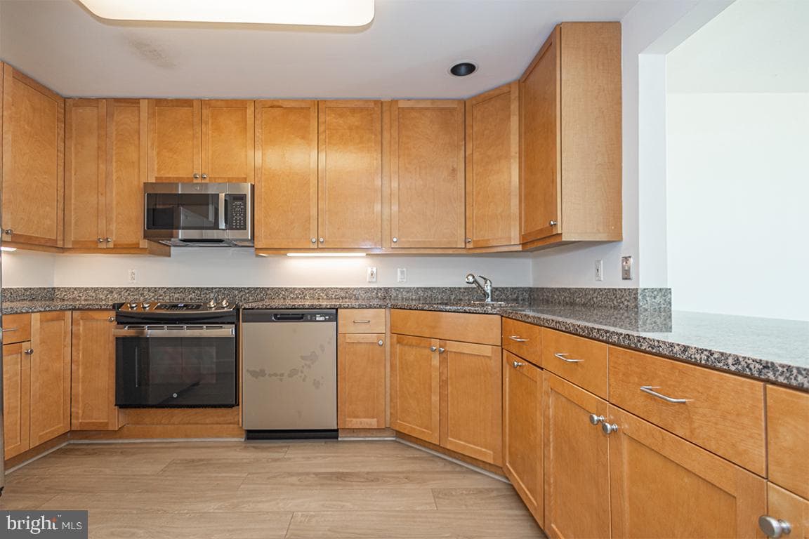 717 S Chris Columbus Boulevard #814 photo 9