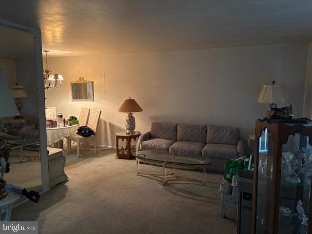 8817 E Roosevelt Boulevard photo 9