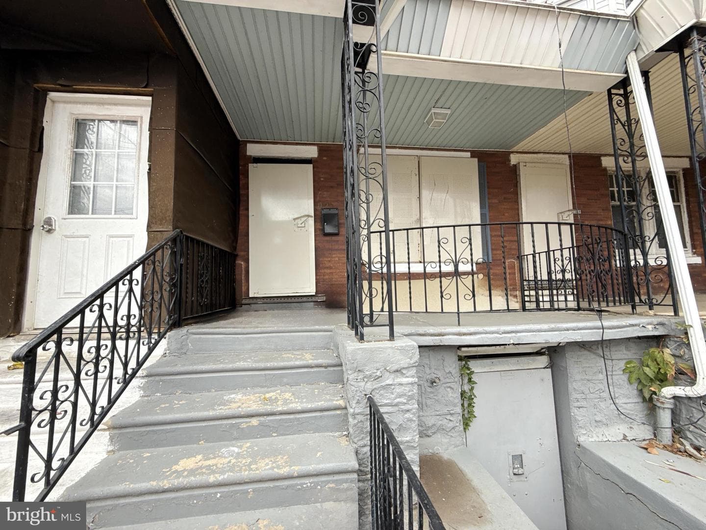 6023 Race Street photo 3
