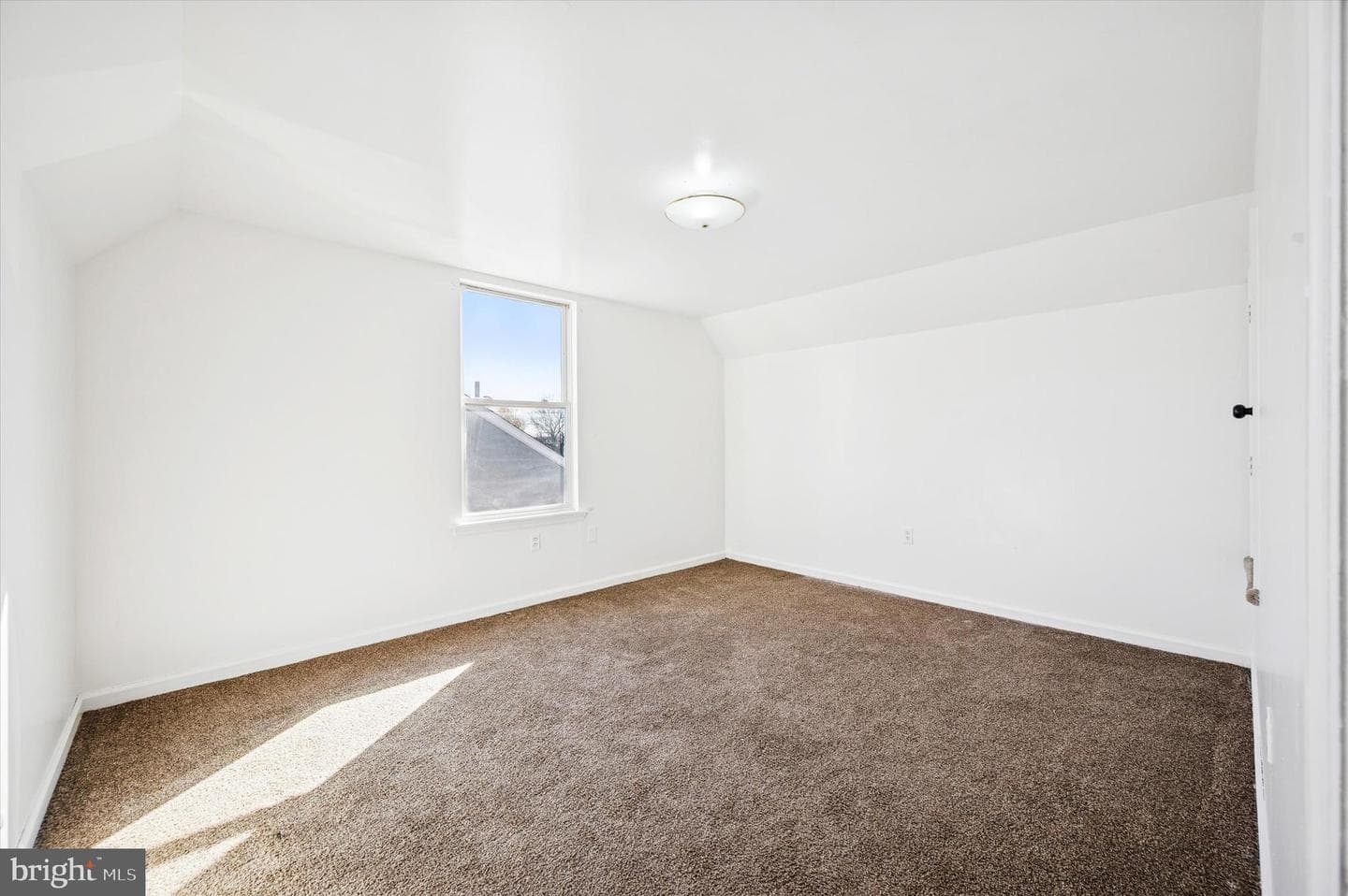 1817 Wilmot Street photo 17