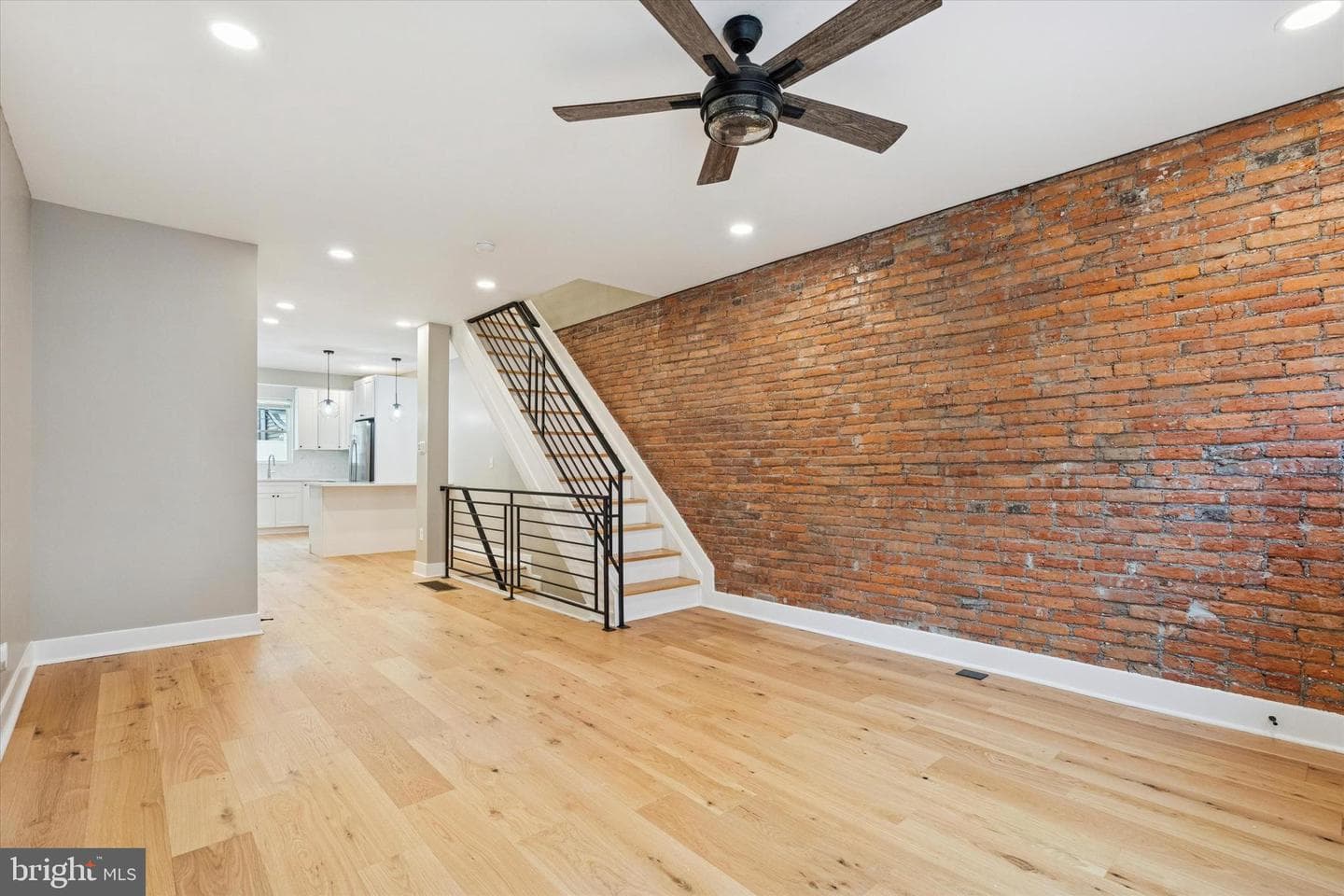 1155 S Cleveland Street photo 2