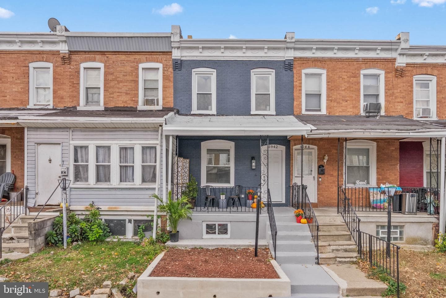 5942 N Norwood Street photo 3