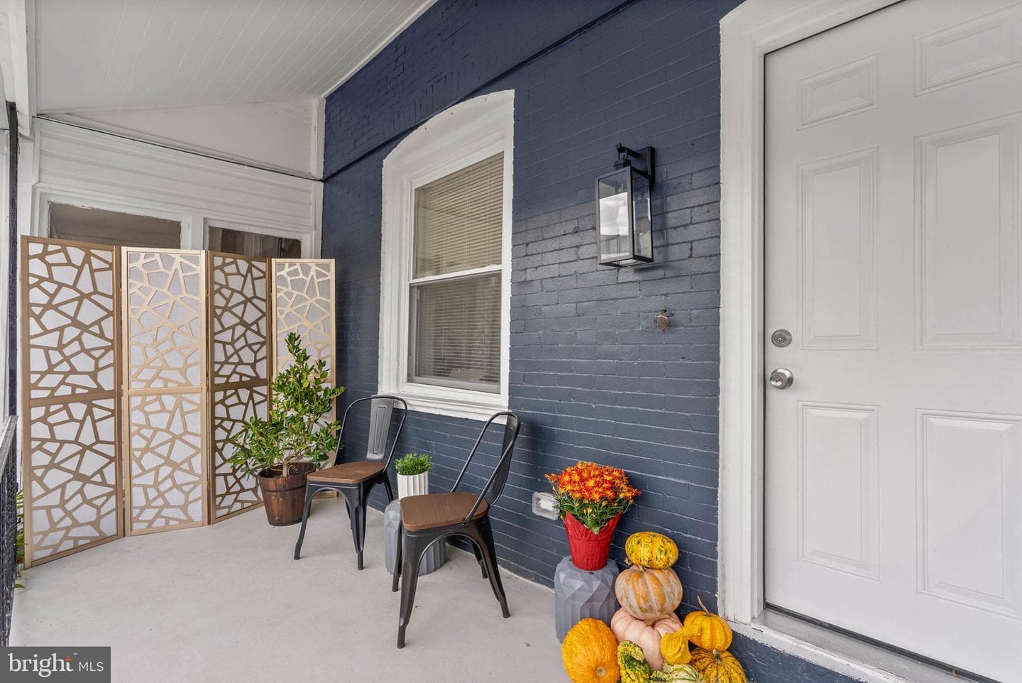 5942 N Norwood Street photo 4