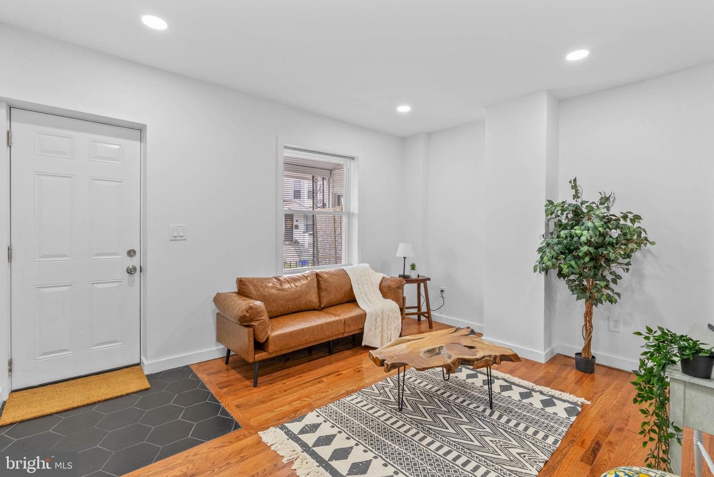 5942 N Norwood Street photo 5