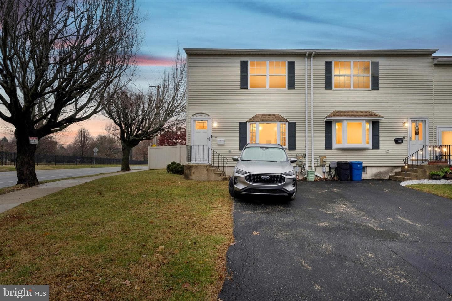 8319 Woolston Avenue photo 1
