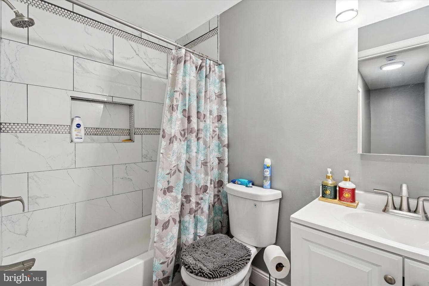 8319 Woolston Avenue photo 16