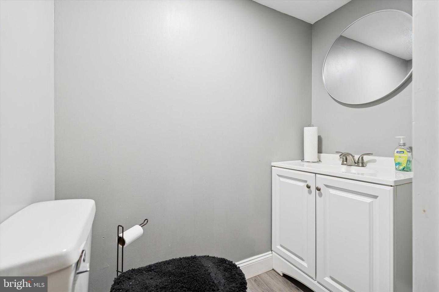 8319 Woolston Avenue photo 24