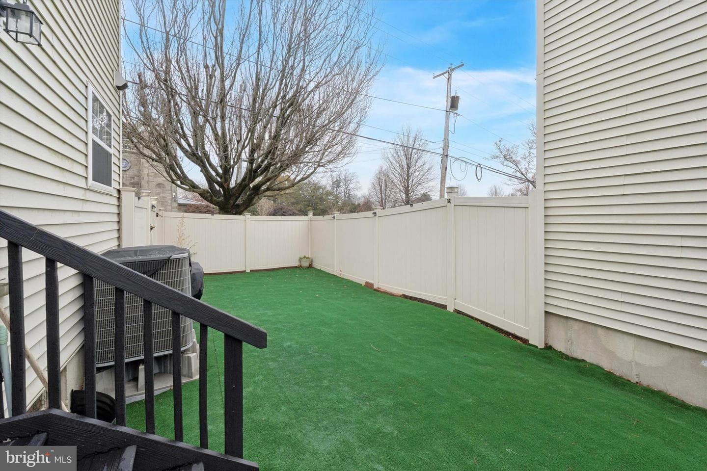 8319 Woolston Avenue photo 25