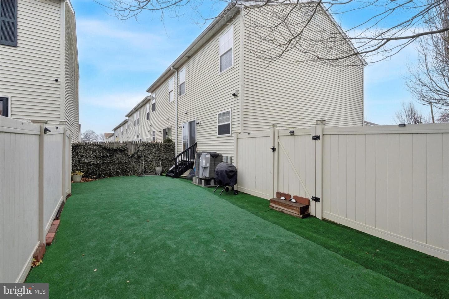 8319 Woolston Avenue photo 26