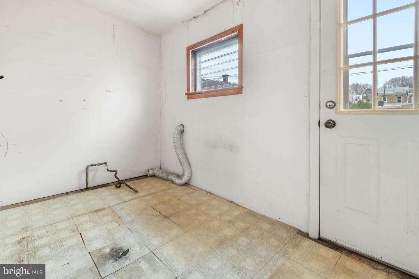 3416 Ainslie Street photo 11
