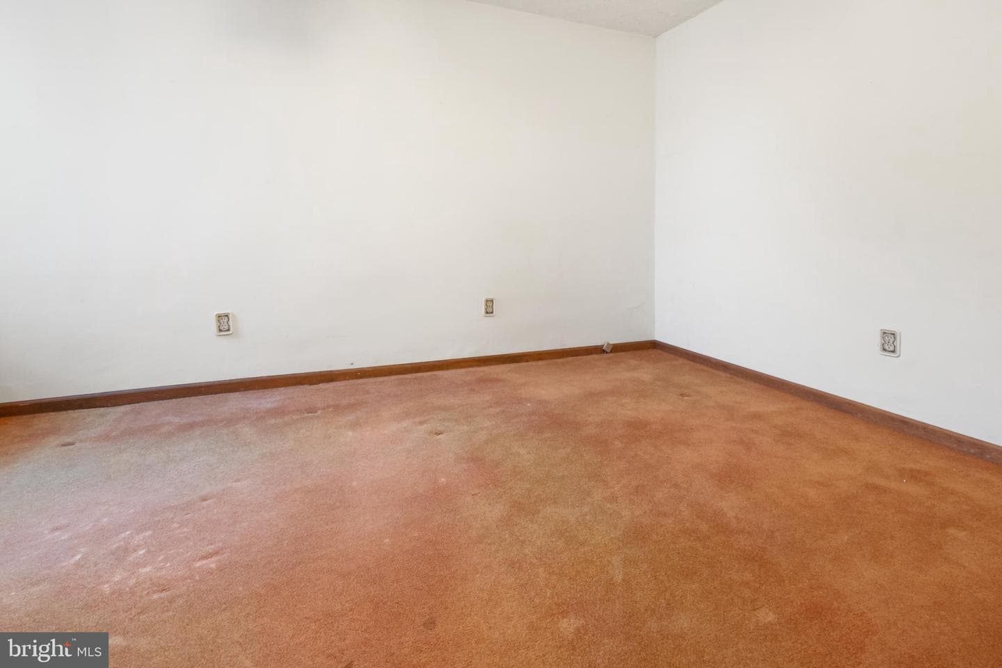 3416 Ainslie Street photo 17