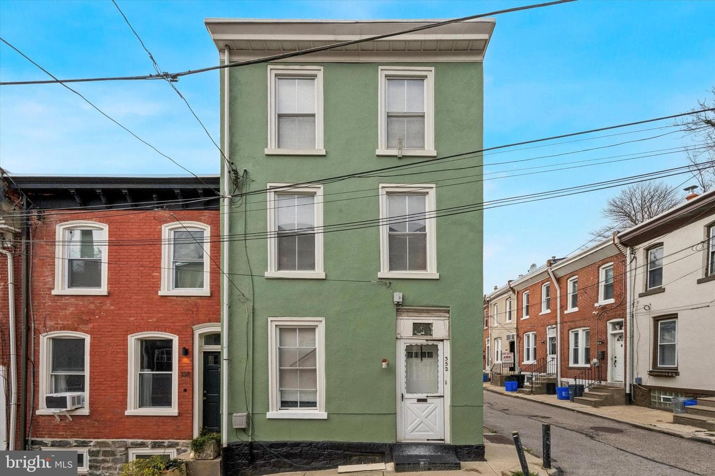 352 Carson Street photo 1