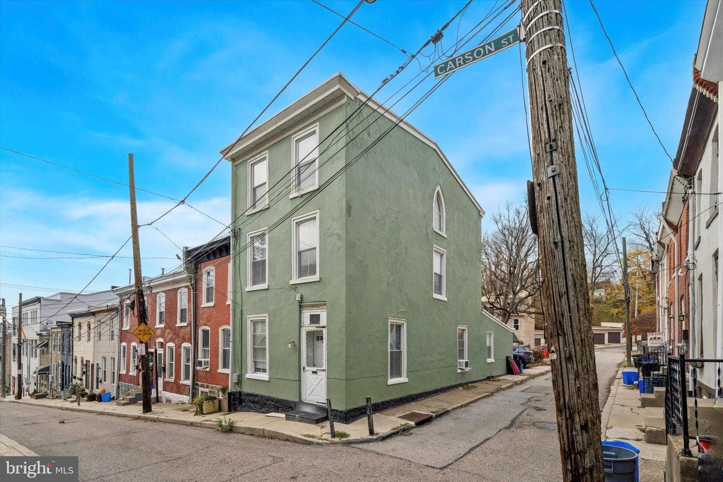 352 Carson Street photo 2