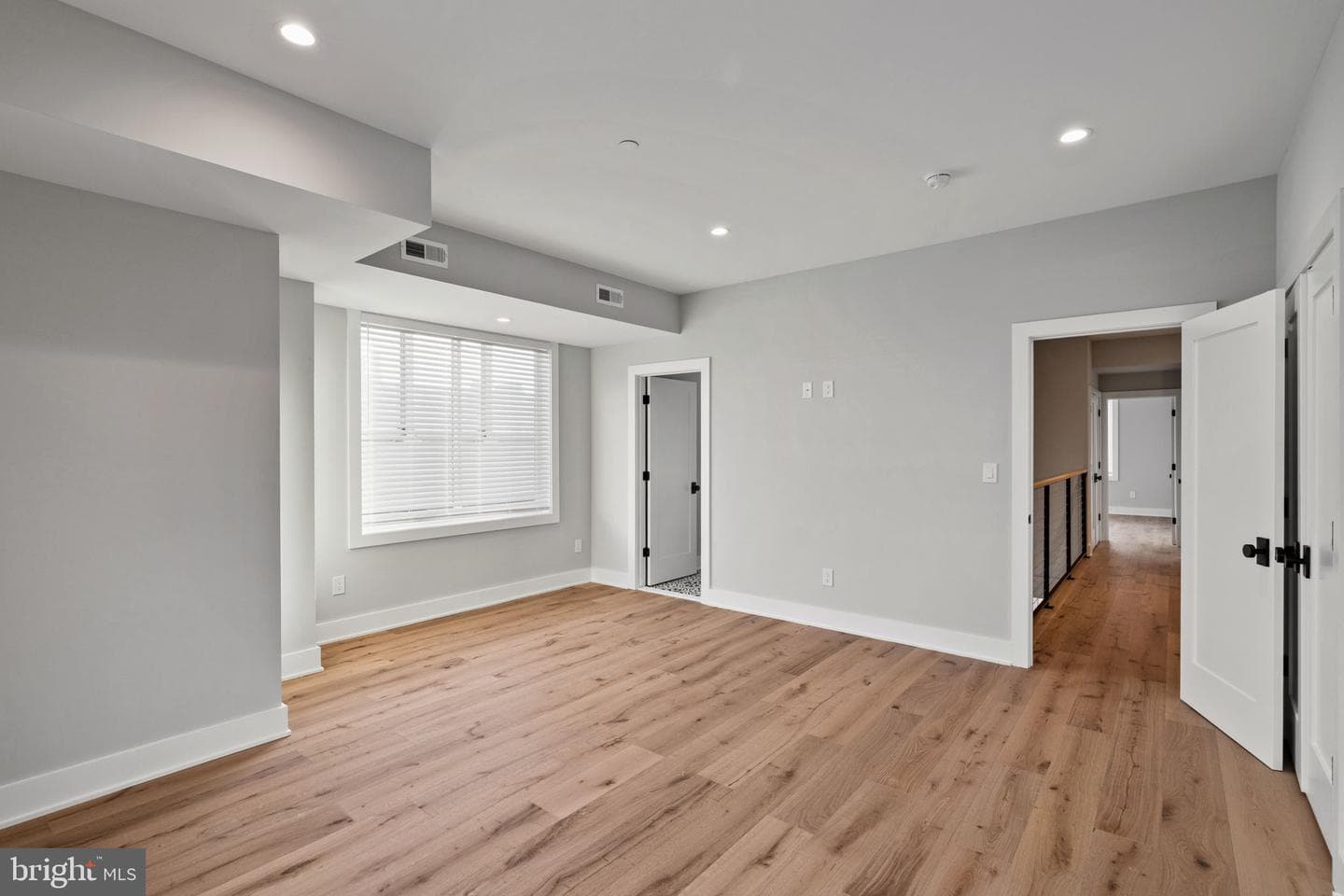 513 Salmon Street photo 33