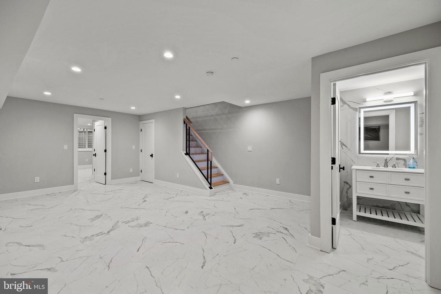 513 Salmon Street photo 63