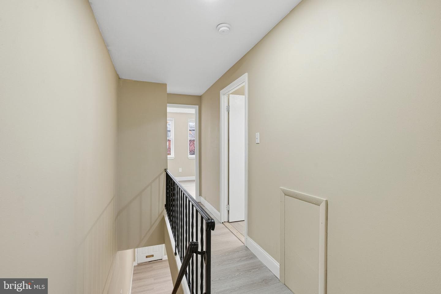 1519 W Thompson Street photo 14
