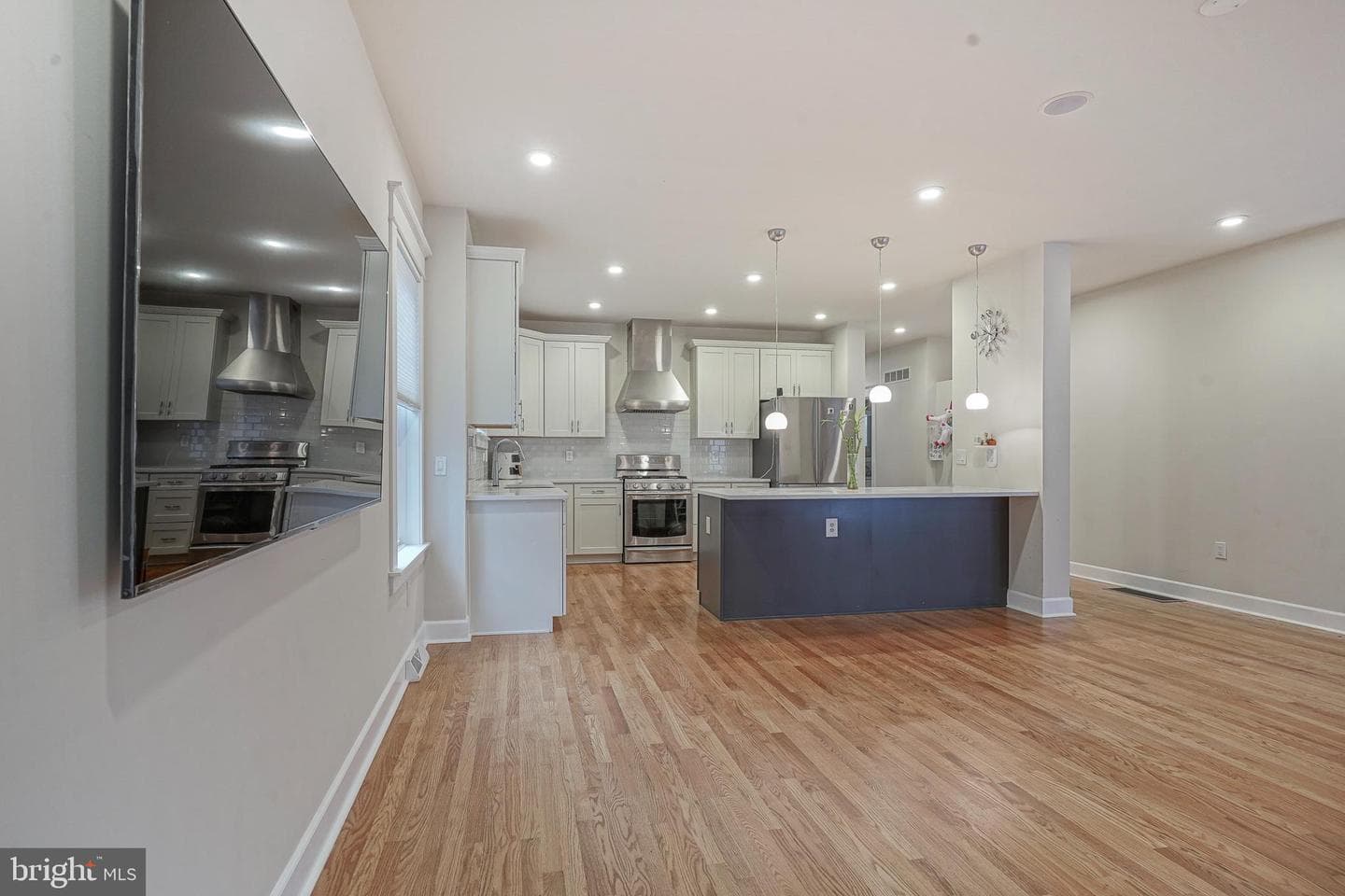 538 Leverington Avenue #c photo 10