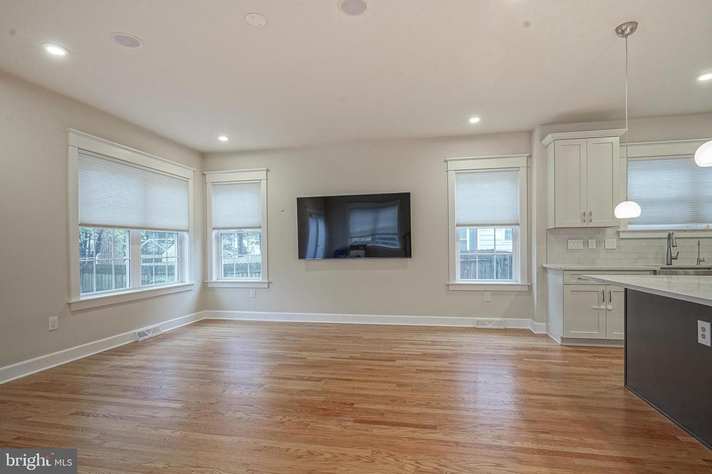 538 Leverington Avenue #c photo 16