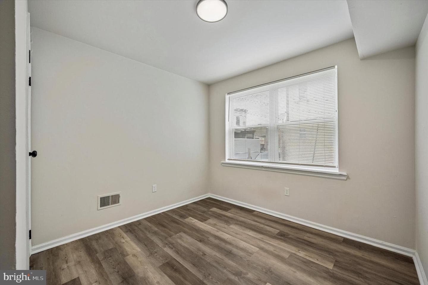 5943 Race Street photo 9