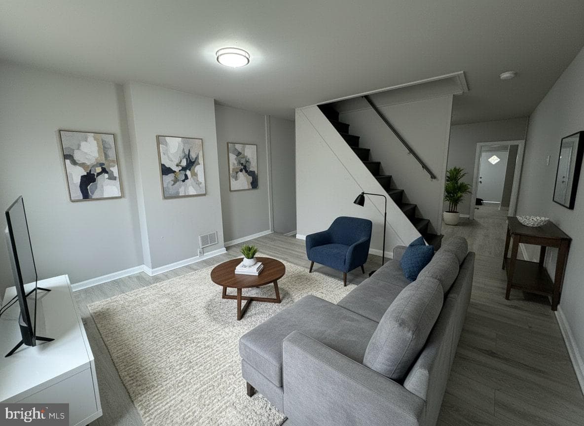 70 E Walnut Lane photo 2
