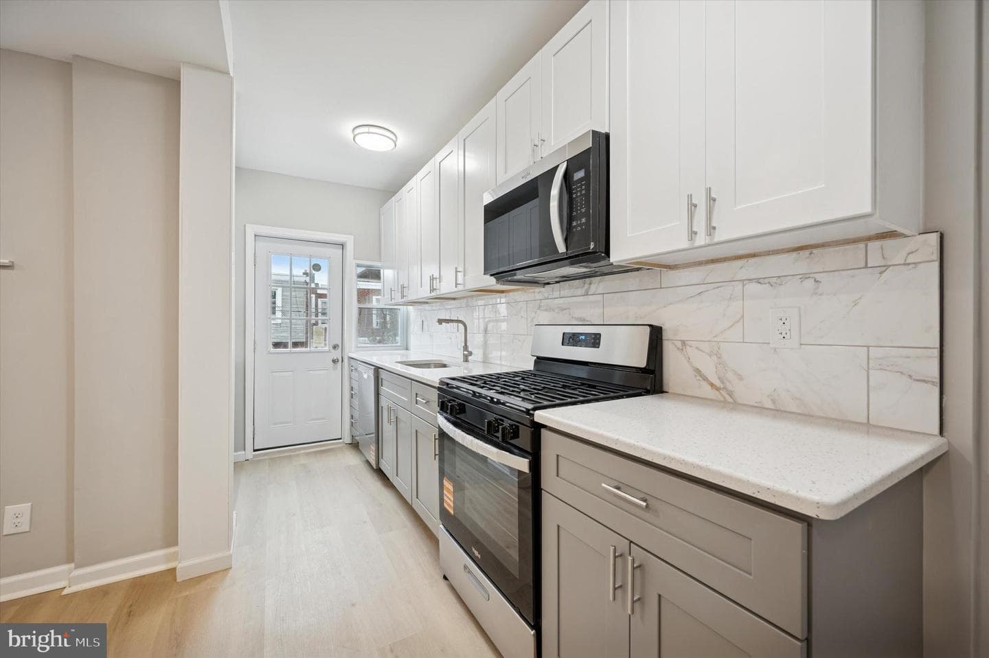 832 Kenmore Road photo 10