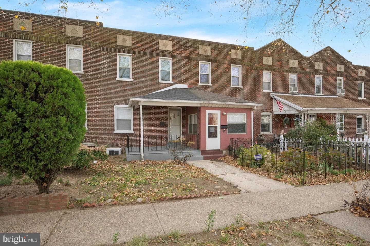 832 Kenmore Road photo 27