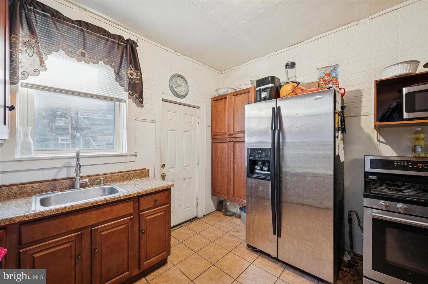 112 E Albanus Street photo 5