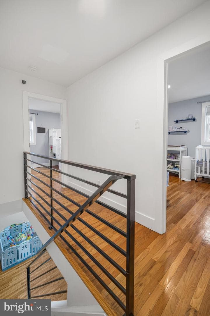 370 Selma Street photo 13