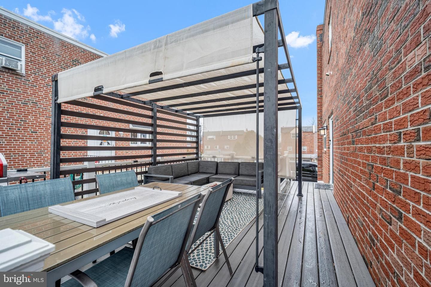 370 Selma Street photo 32