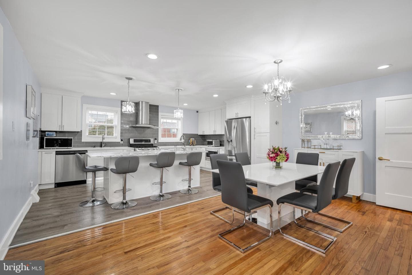 370 Selma Street photo 4
