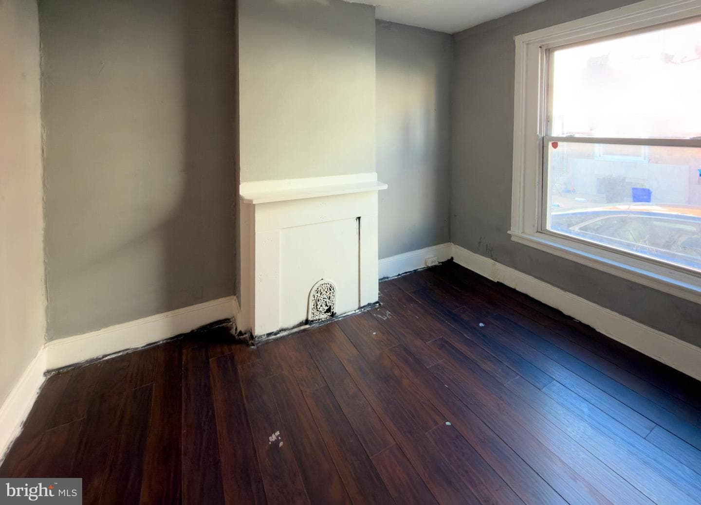 1638 W Victoria Street photo 8