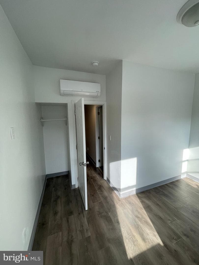 4509 Laird Street photo 12