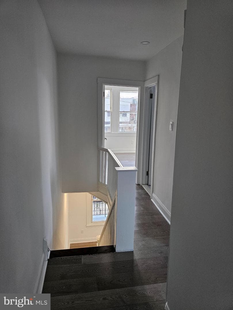 2059 Wilmot Street photo 11