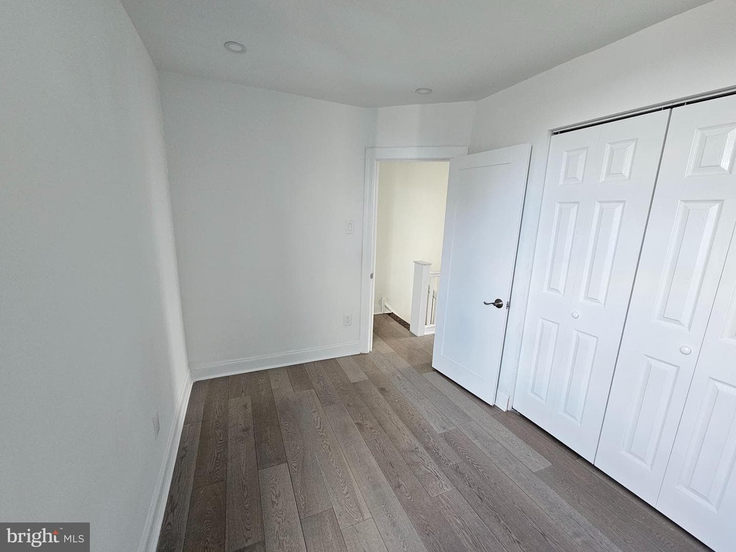 2059 Wilmot Street photo 13