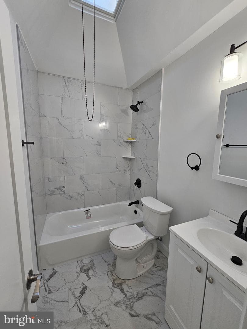 2059 Wilmot Street photo 14