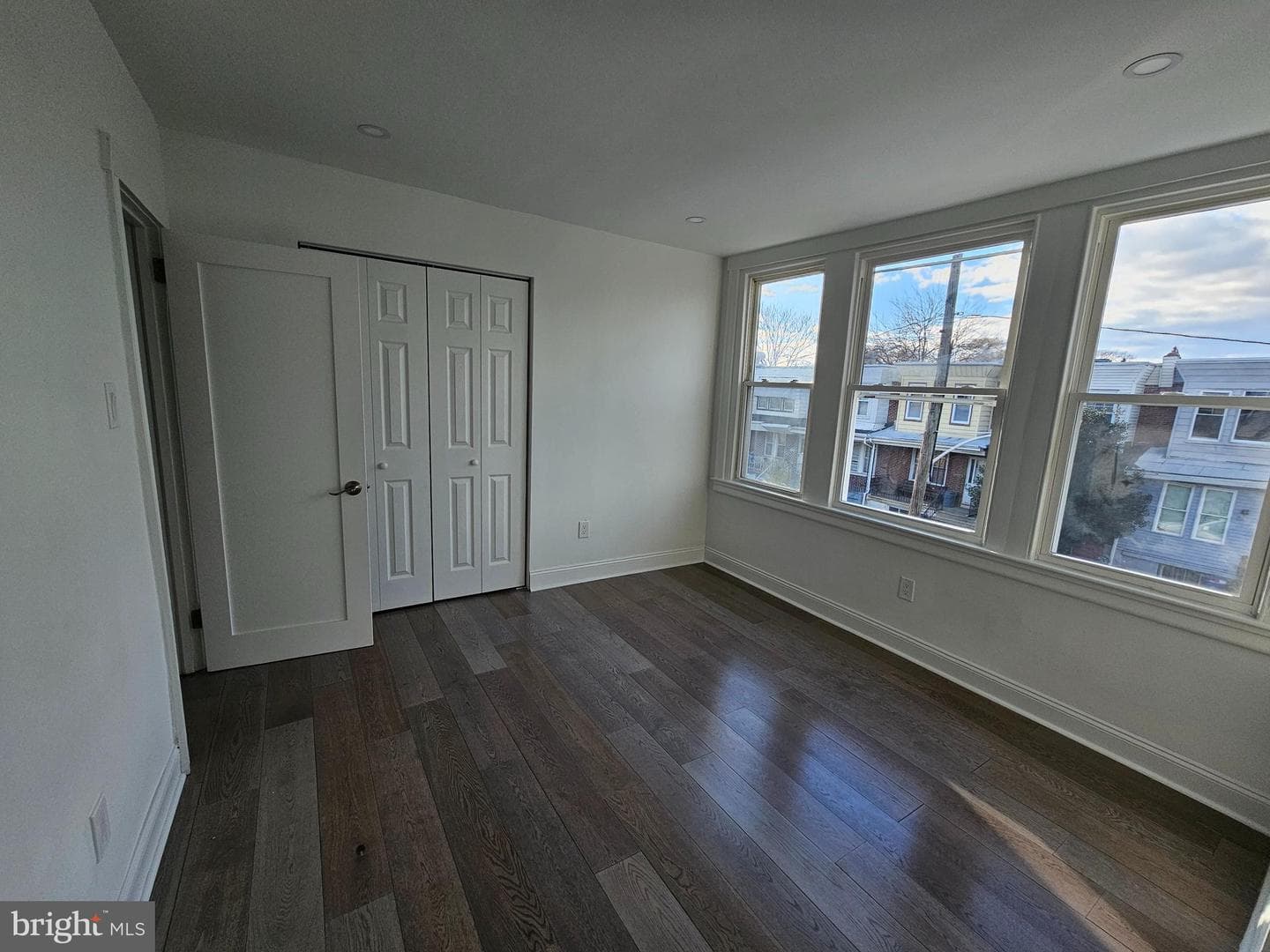 2059 Wilmot Street photo 16