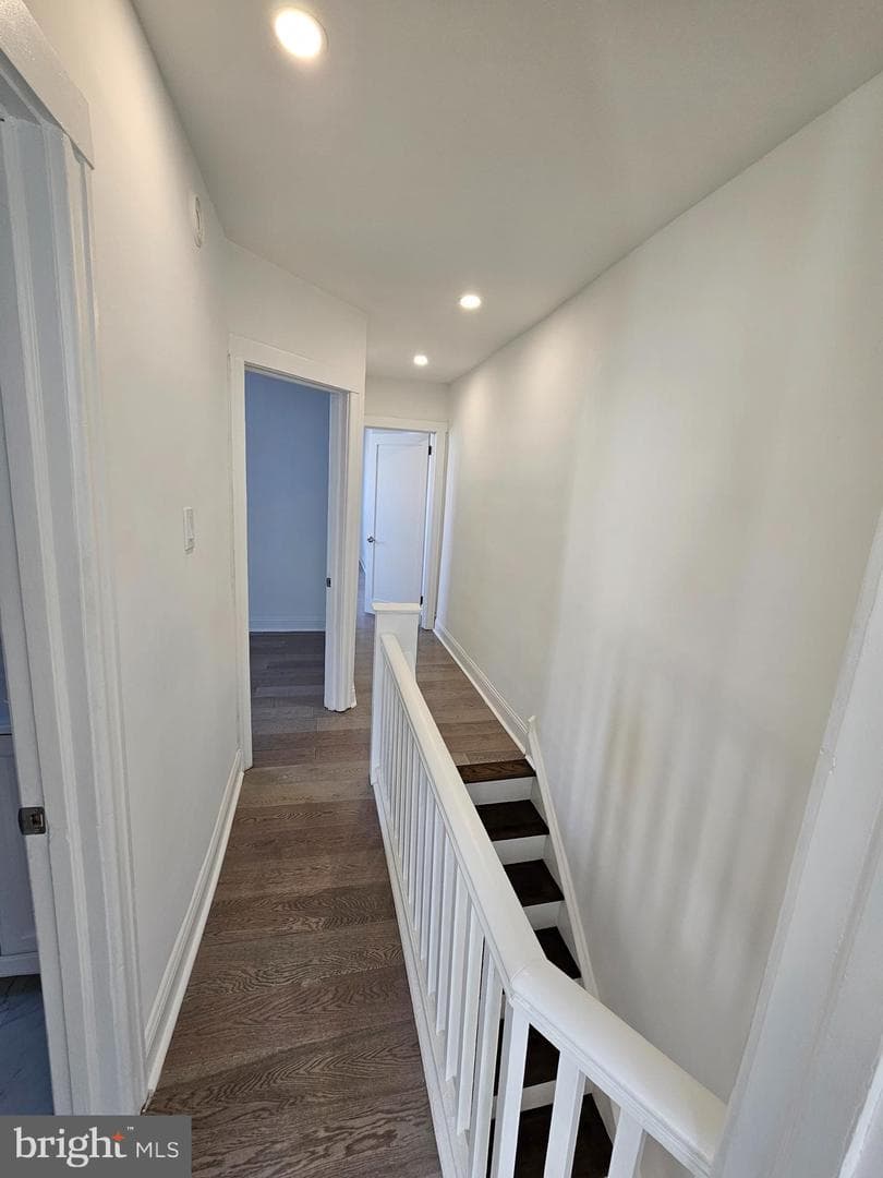 2059 Wilmot Street photo 17