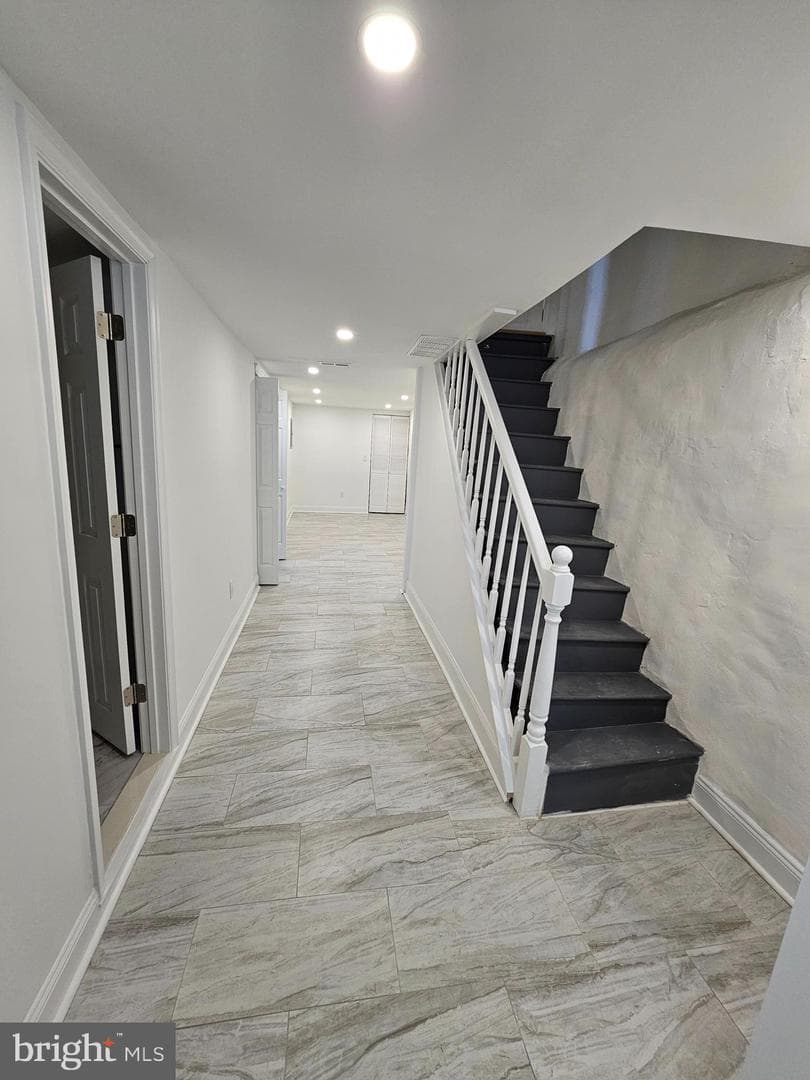 2059 Wilmot Street photo 19