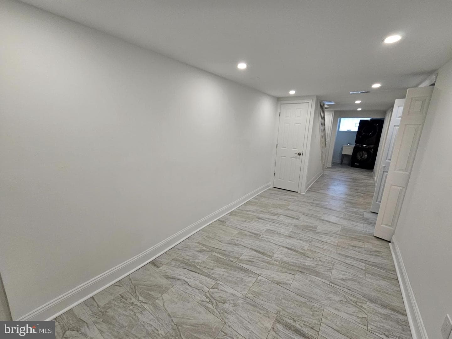 2059 Wilmot Street photo 21