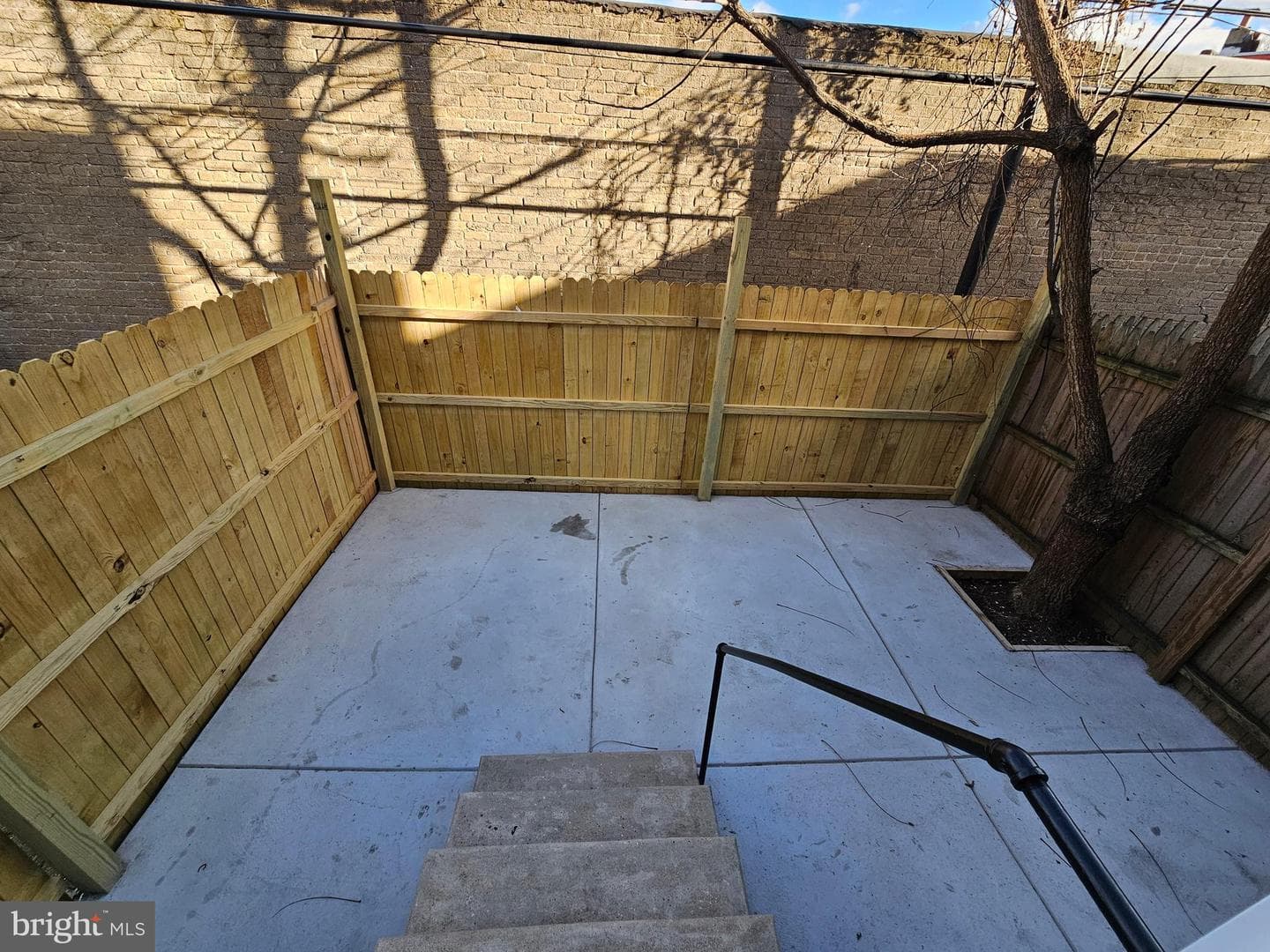 2059 Wilmot Street photo 26