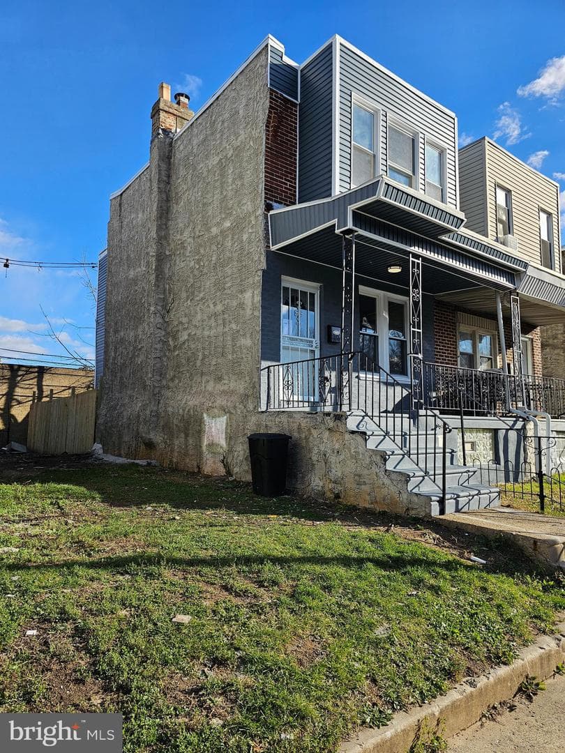 2059 Wilmot Street photo 29