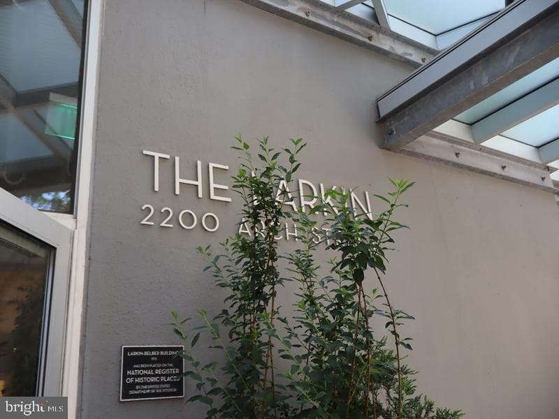 2200 Arch Street #906 photo 1