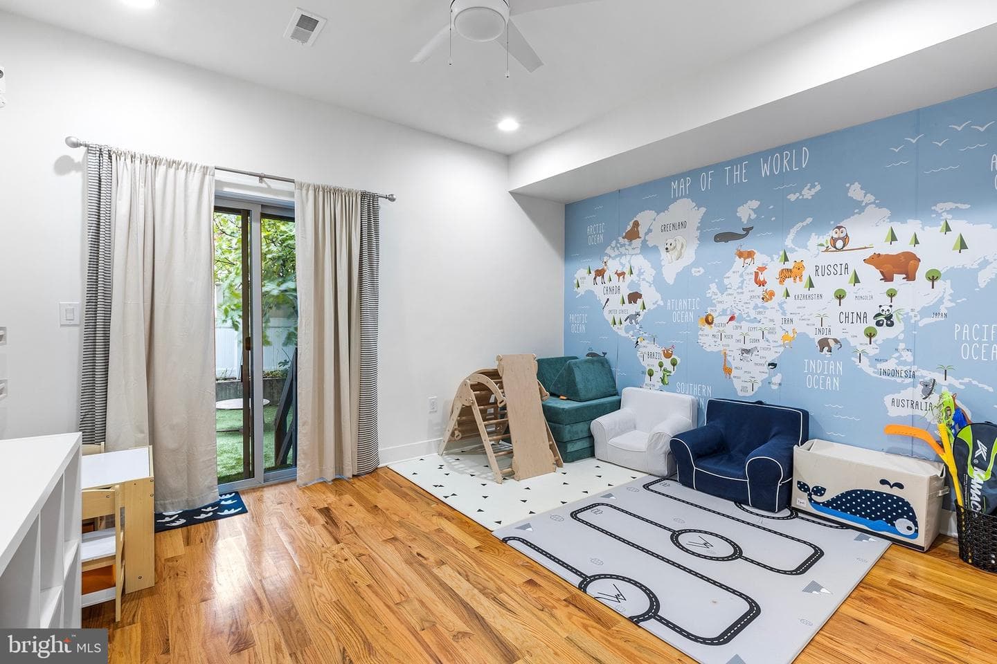 1323 Crease Street photo 18