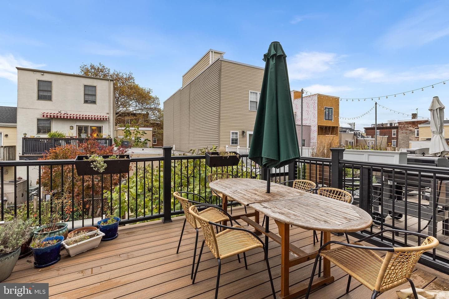 1323 Crease Street photo 32