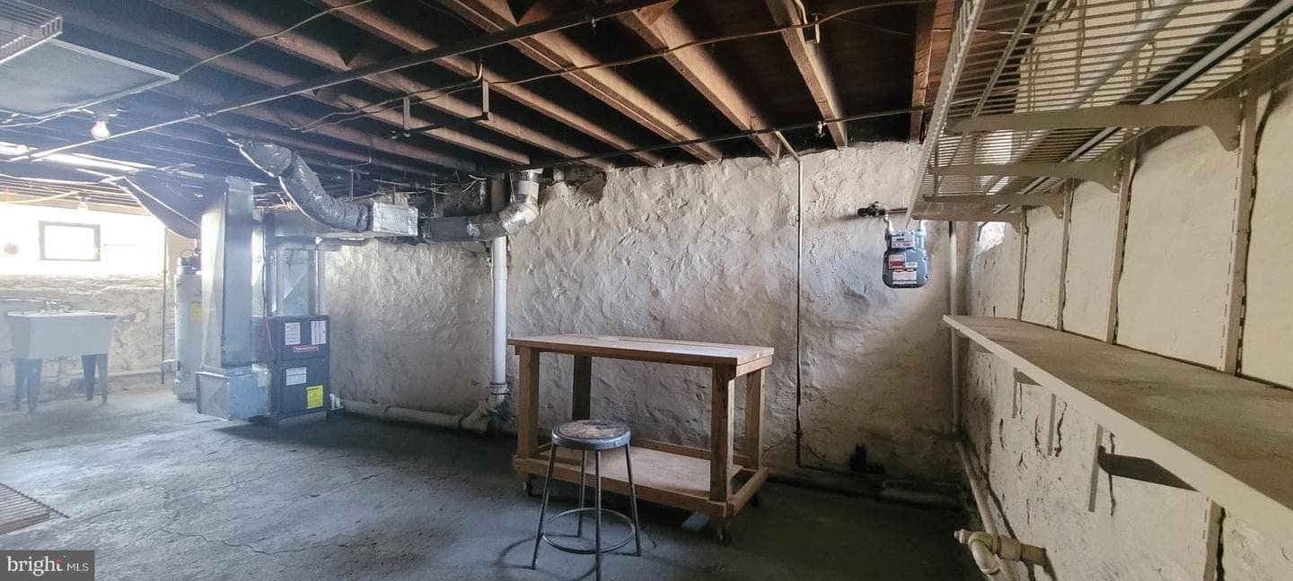 1022 W Oregon Ave photo 26