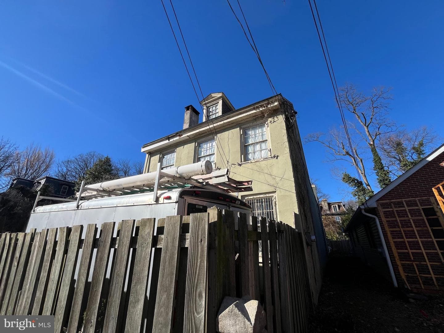 145 W Queen Lane photo 11